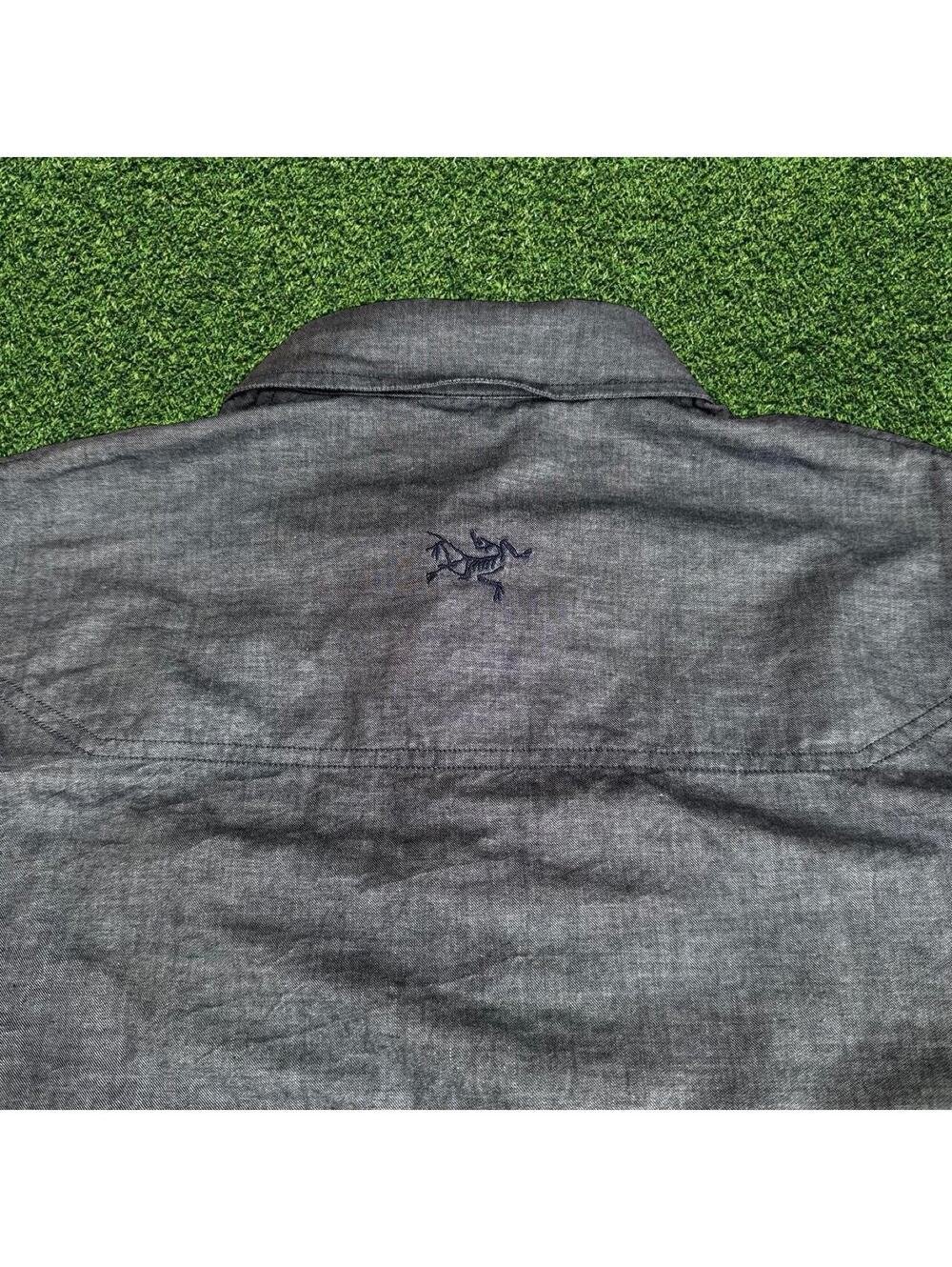 Arc'teryx Grey Button Up Shirt Technical Outdoor Shirt Size S